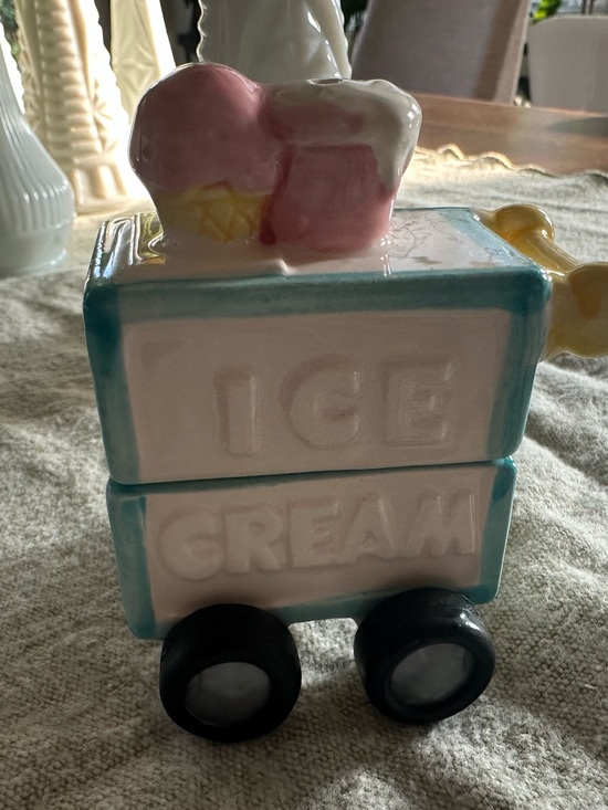Applause Other - New “Wheelees” Ice Cream Truck Salt & Pepper Shaker Set
